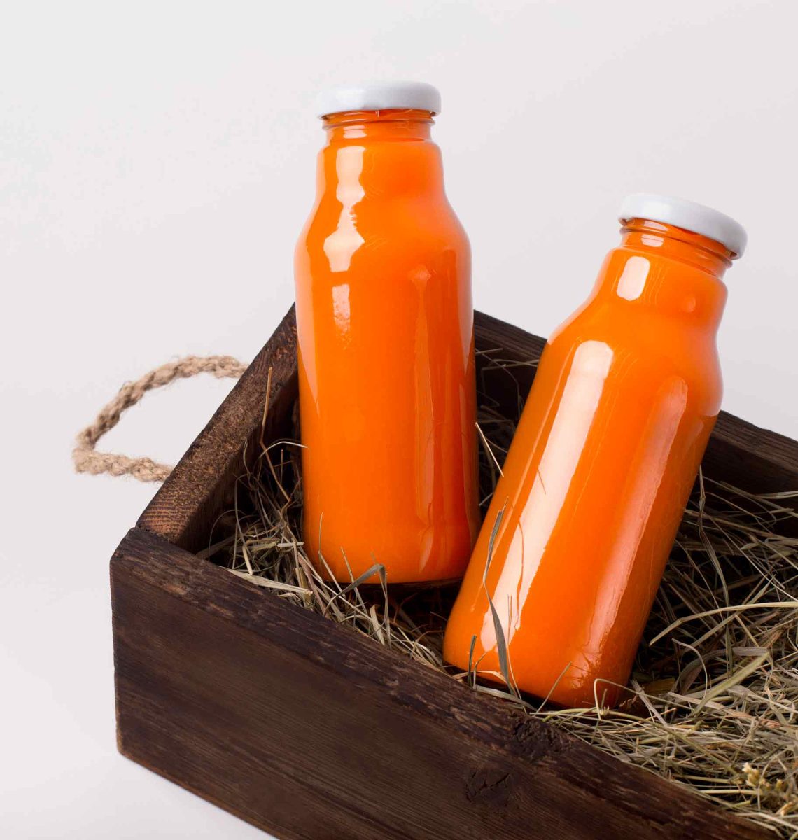 glass-bottle-with-detox-juice-of-fresh-oranges-MGMTKYD.jpg